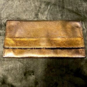 Gold clutch